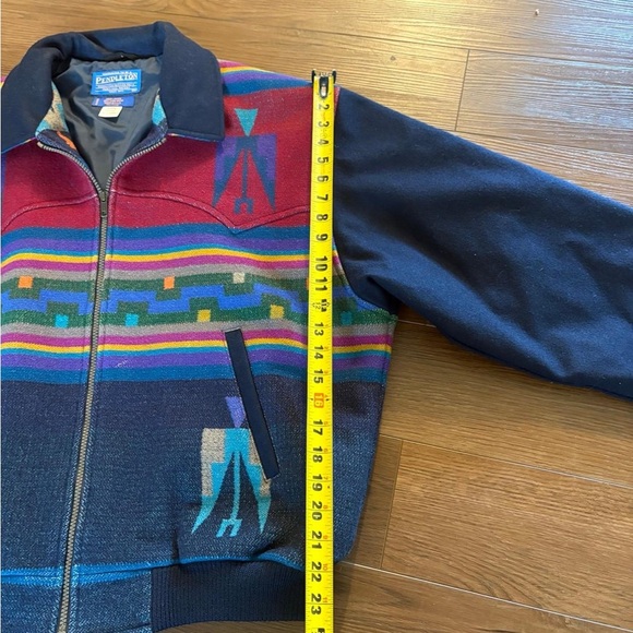 Pendleton Men's Multicolor Patterned Zip-Up Sweater - Picture 3 of 9